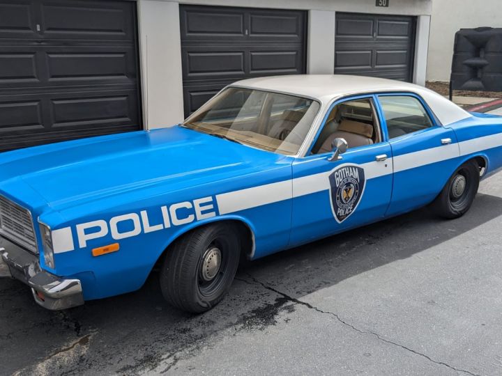 Dodge Monaco Sedan V8 Gotham Police, véritable voiture de cinéma  - 1