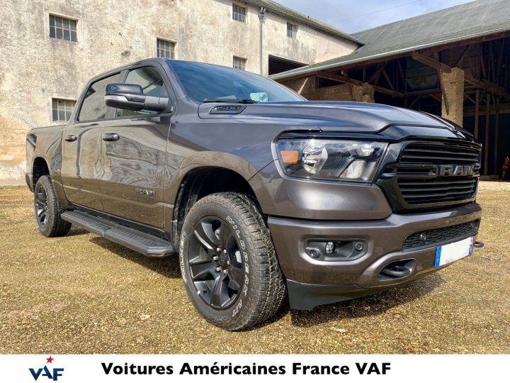 Dodge Ram 2021 Night Edition Hybride 48v Robuste PACK TOUT TERRAIN - PAS D'ÉCOTAXE/ PAS TVS/TVA RECUP EN STOCK Granit Crystal / Pack Night Edition Vendu - 2