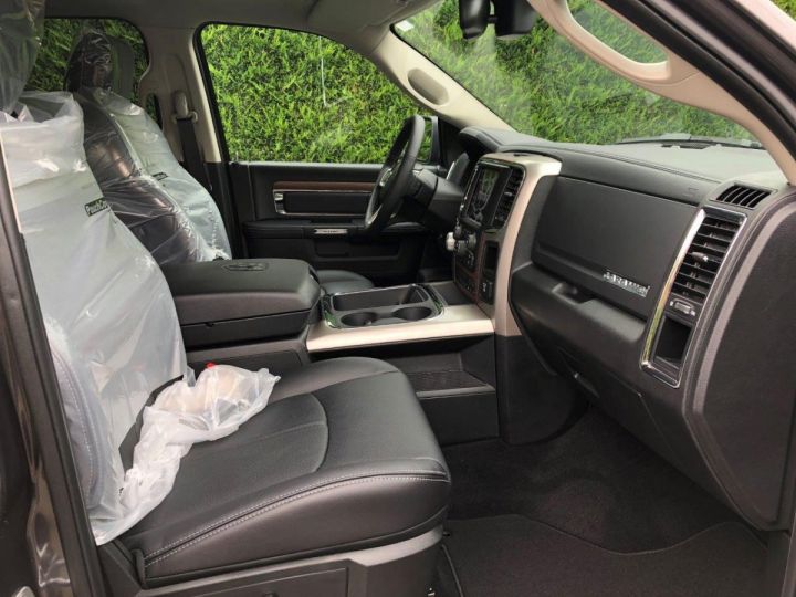 Dodge Ram LARAMIE PACK CARBON RAMBOX SUSPENSION ACTIVE 2018 granit Vendu - 5