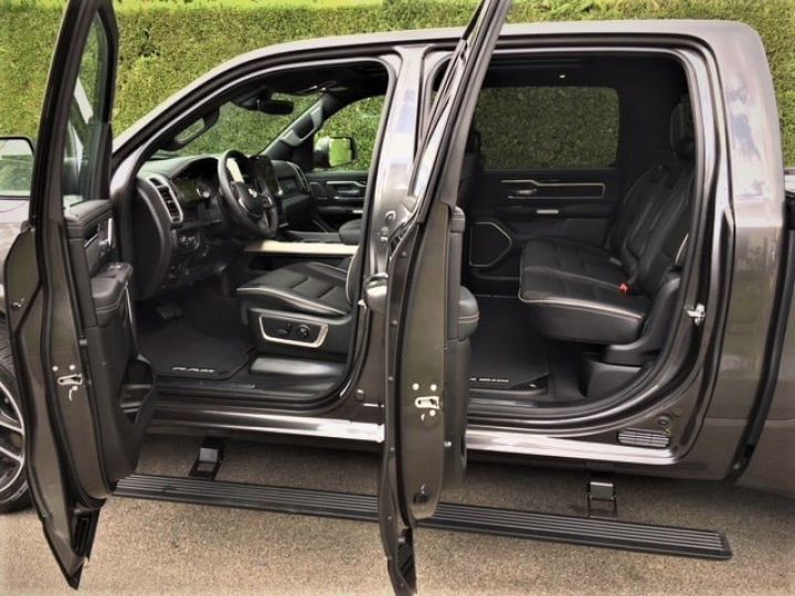 Dodge Ram Laramie Sport  Crew Cab  2019 RamBox Neuf pas d'écotaxe / Pas de tvs /Tva recup Granit métal Vendu - 4