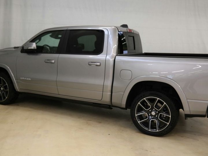 Dodge Ram LARAMIE SPORT CREW CAB Neuf PAS D'ECOTAXE/PAS DE TVS/TVA RECUPERABLE Gris acier métallisé Vendu - 4