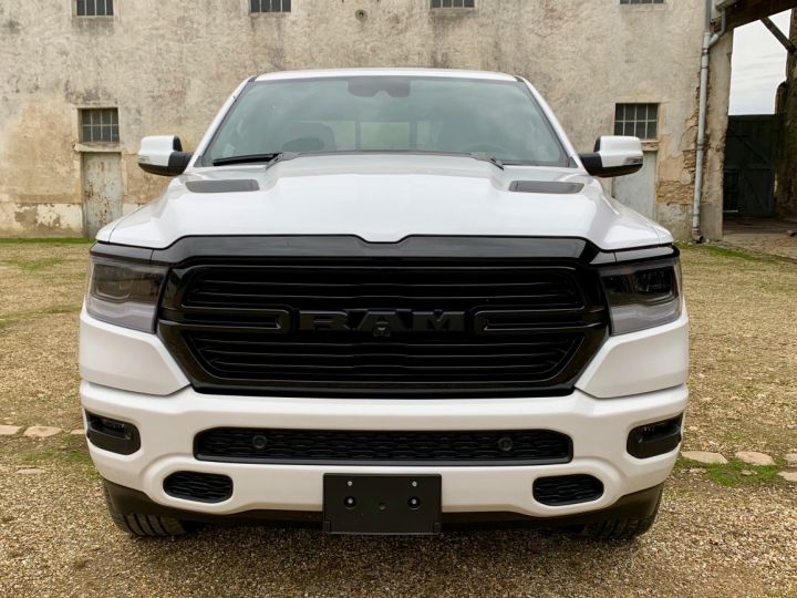 Dodge Ram LARAMIE SPORT NIGHTEDITION 2020 TAILGATE, PAS D’ÉCOTAXE/PAS TVS/TVA RÉCUP Ivory White / Night Edition Vendu - 2