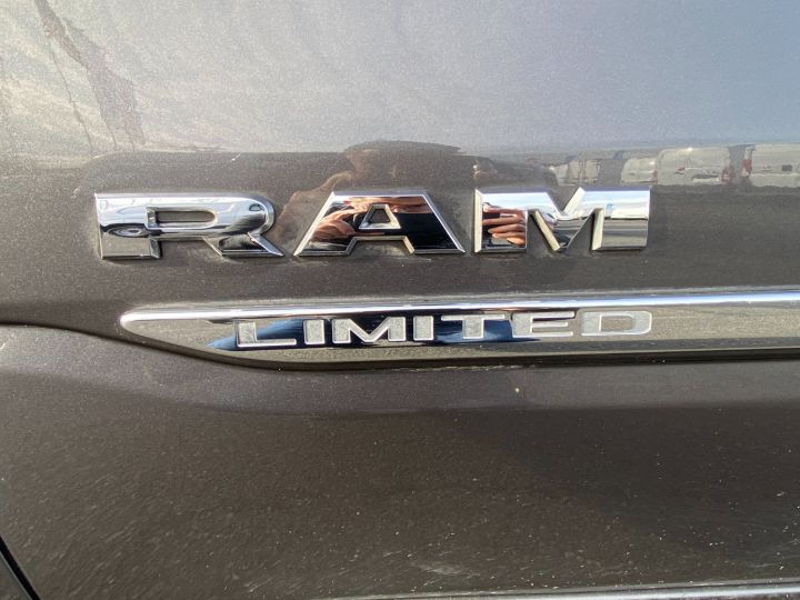 Dodge Ram Limited V8 5.7L Gris - 14