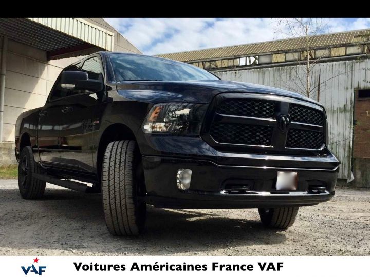 Dodge Ram SLT CLASSIC CREW CAB BLACK EDITION NEUF - PAS D’ÉCOTAXE/PAS TVS/TVA RÉCUPÉRABLE Noir Vendu - 4