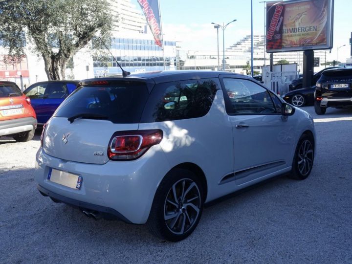 DS DS 3 1.2i PureTech 12V S&S - 130 BERLINE Sport Chic PHASE Blanc nacré - 4