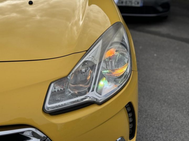 DS DS 3 1.6 HDi FAP - 110 Sport Chic JAUNE CLAIR - 3