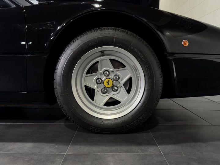 Ferrari 308 GTSi V8 2.9 214 – Française Faible kilométrage 38K De remise en route Noir - 6