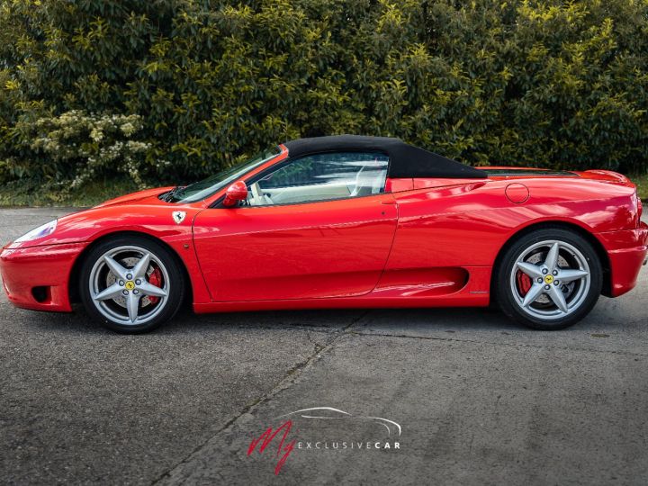 Ferrari 360 Modena Spider Boite F1 - EXCELLENT ETAT - Origine FRANCE - Historique 100% FERRARI - Dernier Entretien 05/2024 Avec Distribution - Embrayage 16% - Garantie 12 Mois Rouge (rosso Corsa) - 3