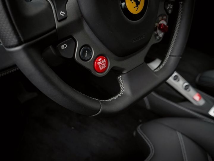 Ferrari 488 GTB noir - 4