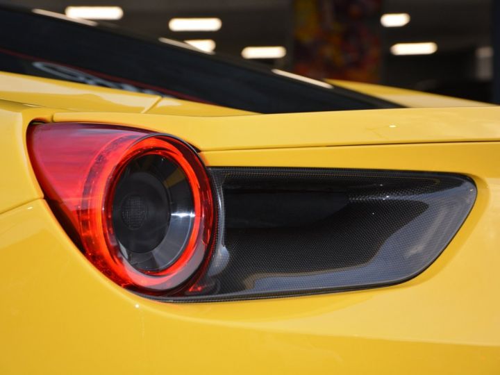 Ferrari 488 GTB 3.9 V8 670 CV FULL CARBON Giallo Modena LIFT JBL LOA : 1 730 Euros Par Mois Jaune - 12