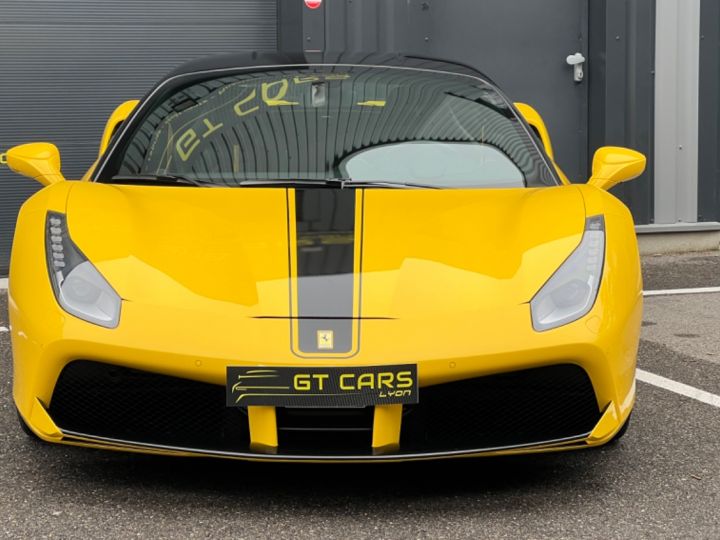 Ferrari 488 GTB Ferrari 488 GTB - LOA 1 757 Euros Par Mois - Volant LED - Sièges Racing - Carbone Jaune - 2