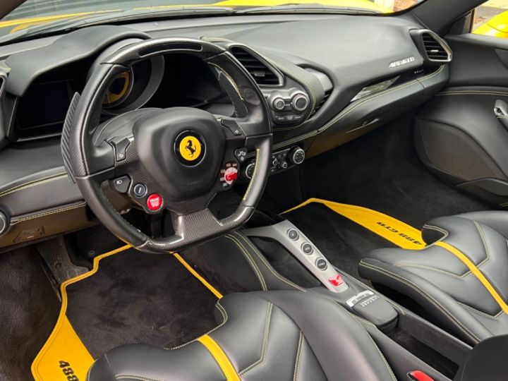 Ferrari 488 GTB Ferrari 488 GTB - LOA 1 757 Euros Par Mois - Volant LED - Sièges Racing - Carbone Jaune - 6