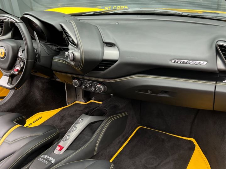 Ferrari 488 GTB Ferrari 488 GTB - LOA 1 757 Euros Par Mois - Volant LED - Sièges Racing - Carbone Jaune - 9