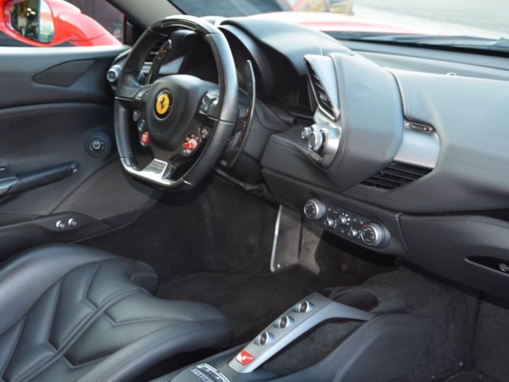 Ferrari 488 GTB Sieges Racing Lift JA 20 Volant Led Carbon Ligne Akrapovic LOA : 1 730 euros par mois Rouge - 41