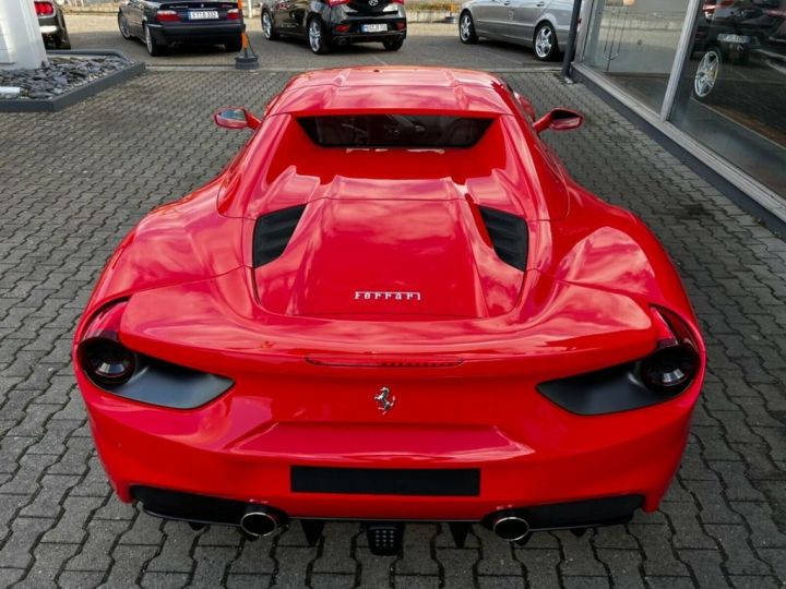 Ferrari 488 Spider rouge - 9