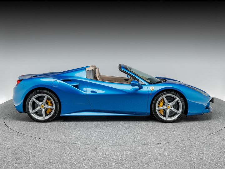 Ferrari 488 Spider V8 3.9 670 ch  Carbon Céramic * 1èreM * JBL * entretien Ferrari de 7 ans jusqu'au 04/20256 ° Garantie Ferrari Approved 21 mois Reconductible Bleu - 11