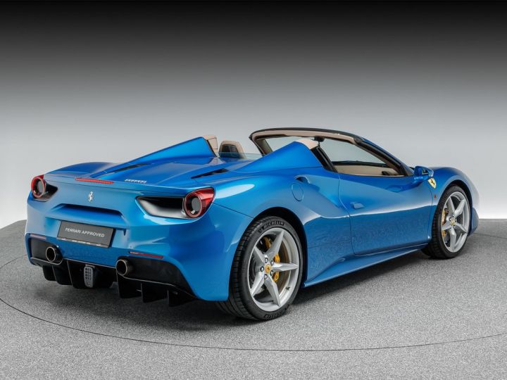 Ferrari 488 Spider V8 3.9 670 ch  Carbon Céramic * 1èreM * JBL * entretien Ferrari de 7 ans jusqu'au 04/20256 ° Garantie Ferrari Approved 21 mois Reconductible Bleu - 12