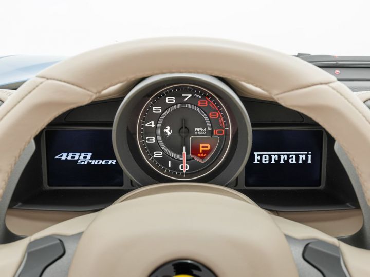 Ferrari 488 Spider V8 3.9 670 ch  Carbon Céramic * 1èreM * JBL * entretien Ferrari de 7 ans jusqu'au 04/20256 ° Garantie Ferrari Approved 21 mois Reconductible Bleu - 16