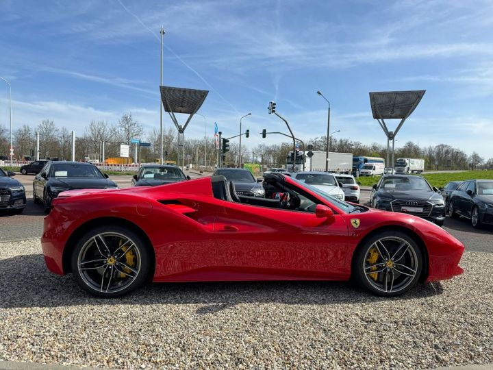 Ferrari 488 Spider V8 3.9 670 ch  Carbon Céramic * LIFT * entretien Ferrari de 7 ans jusqu'au 04/2026 ° Garantie Ferrari Approved 24 mois Reconductible Rouge Corsa - 8