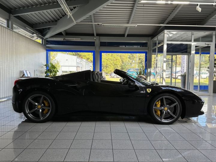 Ferrari 488 Spider V8 3.9 670 ch  Carbon Céramic * LIFT * entretien Ferrari de 7 ans jusqu'au 05/2025 ° Garantie Ferrari Approved 10 mois Reconductible Noire - 4