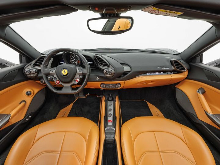 Ferrari 488 Spider V8 3.9 670 ch LIFT Carbon Céramic * entretien Ferrari de 7 ans jusqu'au 02/2025 ° Garantie Ferrari Approved 7 mois Reconductible Gris daytona - 5