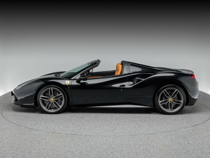 Ferrari 488 Spider V8 3.9 670 ch LIFT Carbon Céramic * entretien Ferrari de 7 ans jusqu'au 02/2025 ° Garantie Ferrari Approved 7 mois Reconductible Gris daytona - 7