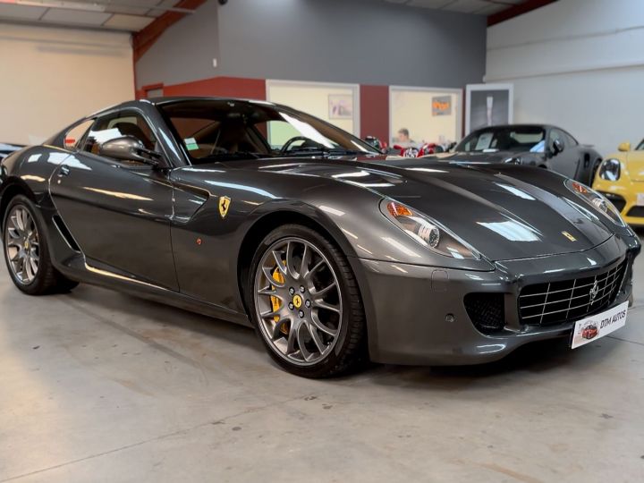 Ferrari 599 GTB Fiorano F1 V12 6.0 L 620 Ch Grigio Silverstone - 12