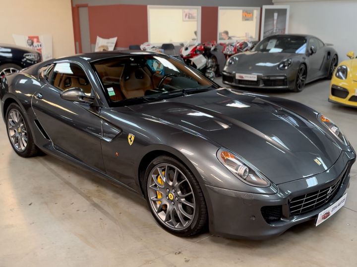 Ferrari 599 GTB Fiorano F1 V12 6.0 L 620 Ch Grigio Silverstone - 13