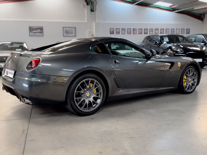 Ferrari 599 GTB Fiorano F1 V12 6.0 L 620 Ch Grigio Silverstone - 42