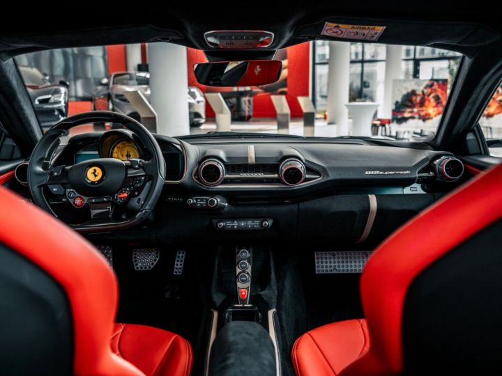 Ferrari 812 Superfast  - 13