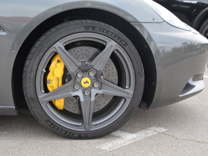 Ferrari California 4.3 V8 460 CV origine France Carbon Daytona carnet d’entretien complet Gris - 5