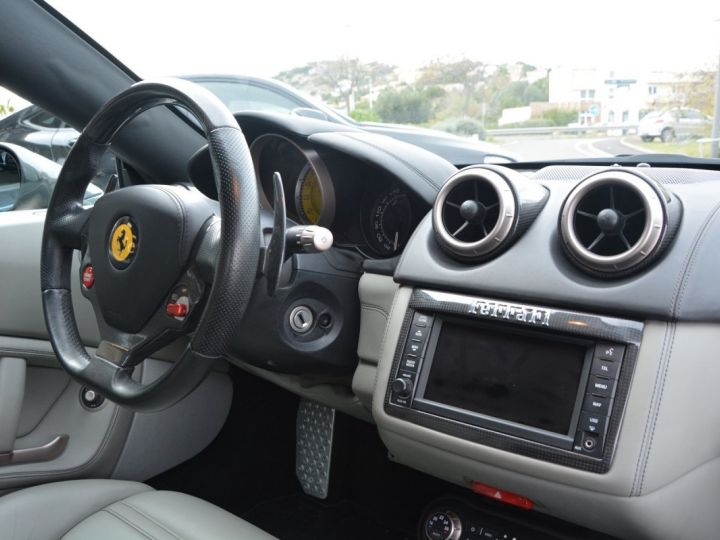 Ferrari California 4.3 V8 460 CV origine France Carbon Daytona carnet d’entretien complet Gris - 8