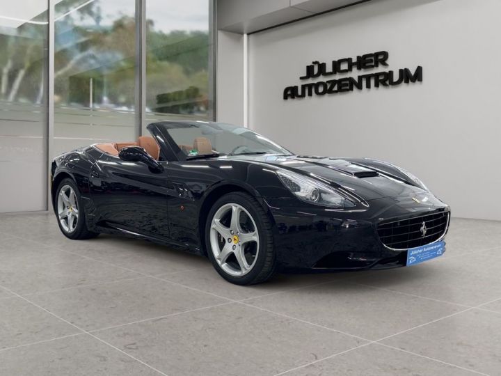 Ferrari California V8 4.3 L 460 Climatisation automatique bizone Écran tactile Régulateur de vitesse Garantie Power15 chez Ferrari possible ! Noire - 2