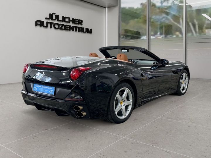 Ferrari California V8 4.3 L 460 Climatisation automatique bizone Écran tactile Régulateur de vitesse Garantie Power15 chez Ferrari possible ! Noire - 5