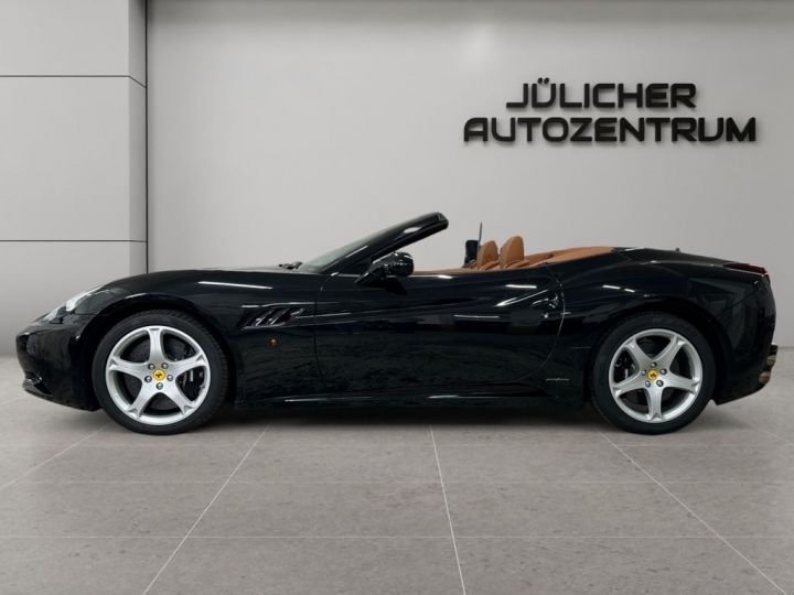 Ferrari California V8 4.3 L 460 Climatisation automatique bizone Écran tactile Régulateur de vitesse Garantie Power15 chez Ferrari possible ! Noire - 8