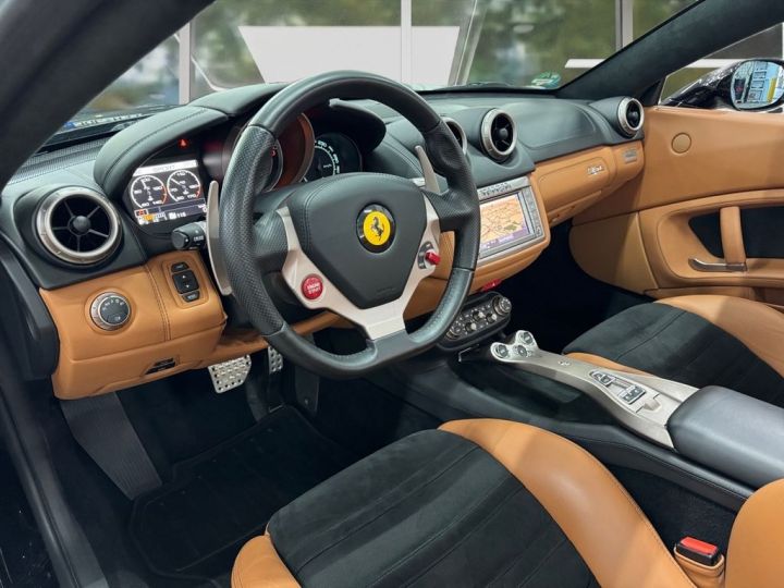 Ferrari California V8 4.3 L 460 Climatisation automatique bizone Écran tactile Régulateur de vitesse Garantie Power15 chez Ferrari possible ! Noire - 9