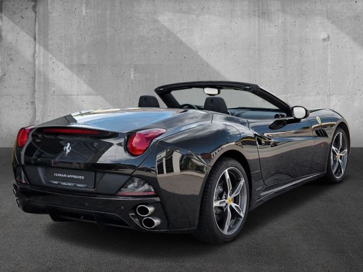 Ferrari California V8 4.3 L 460 Climatisation automatique bizone Pack sport  Sièges sport et chauffants Garantie FERRARI Approved 08/2024 Reconductible ! Noire Daytona - 2