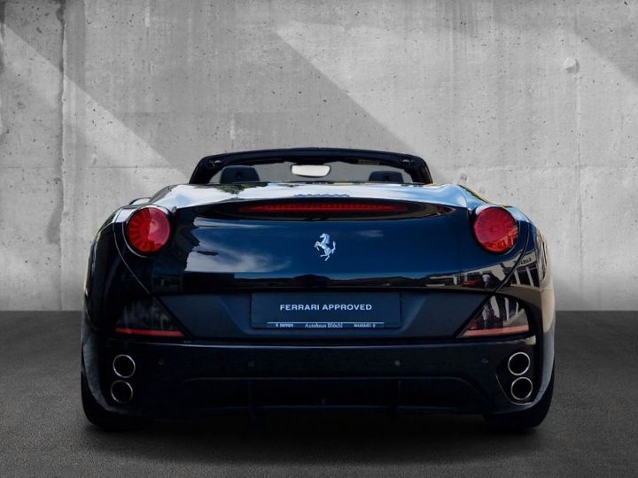 Ferrari California V8 4.3 L 460 Climatisation automatique bizone Pack sport  Sièges sport et chauffants Garantie FERRARI Approved 08/2024 Reconductible ! Noire Daytona - 3