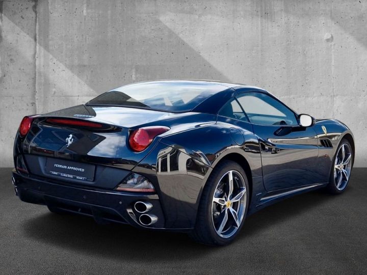 Ferrari California V8 4.3 L 460 Climatisation automatique bizone Pack sport  Sièges sport et chauffants Garantie FERRARI Approved 08/2024 Reconductible ! Noire Daytona - 7