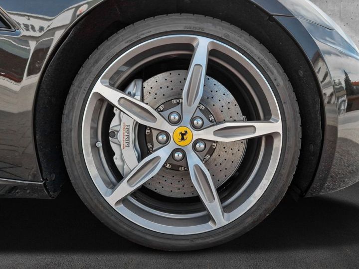 Ferrari California V8 4.3 L 460 Climatisation automatique bizone Pack sport  Sièges sport et chauffants Garantie FERRARI Approved 08/2024 Reconductible ! Noire Daytona - 17