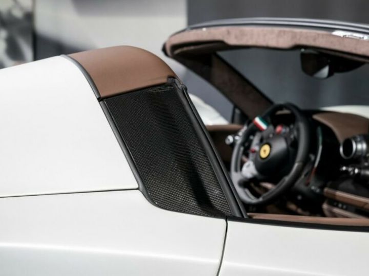 Ferrari F8 Tributo Blanc - 4