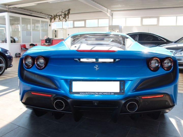 Ferrari F8 Tributo CARBON * LIFT * AFFICHAGE PASSAGER * LED * GARANTIE FERRARI 2025 Blue Corsa - 5