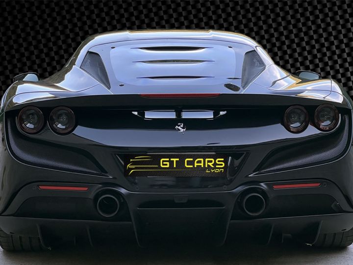 Ferrari F8 Tributo Ferrari F8 Tributo - Pack intérieur et pack moteur carbone - Volant LED Carbone - Lift - échappement sport Noir - 4