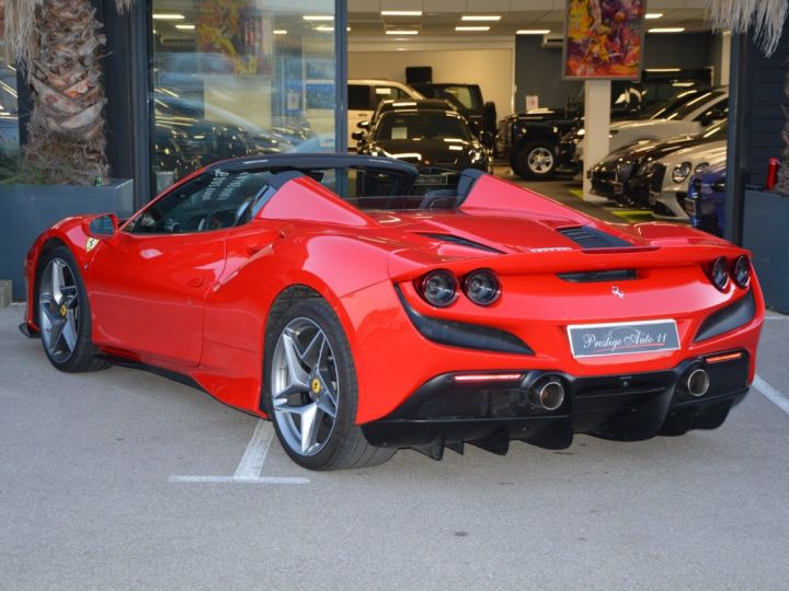 Ferrari F8 Tributo SPIDER 3.9 V8 720 CV SIEGES RACING , LIFT , PASSENGER DISPLAY , JBL CARBON , DAYTONA Rouge - 11