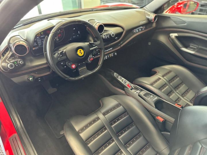 Ferrari F8 Tributo SPIDER 3.9 V8 720 CV SIEGES RACING , LIFT , PASSENGER DISPLAY , JBL CARBON , DAYTONA Rouge - 26