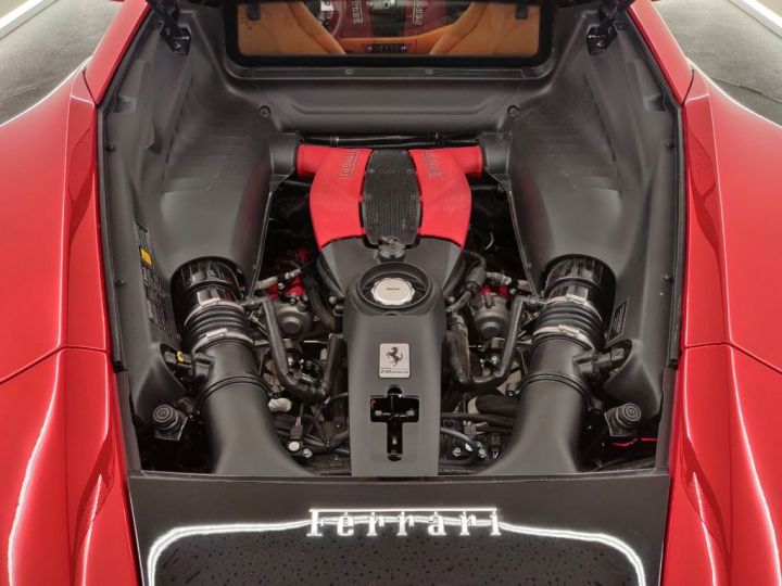 Ferrari F8 Tributo V8 3.9 721 ch  Céramic * LIFT * 1èreM * entretien Ferrari de 7 ans jusqu'au 08/2027 * Garantie Ferrari Approved 24 mois Reconductible Rouge Corsa - 12