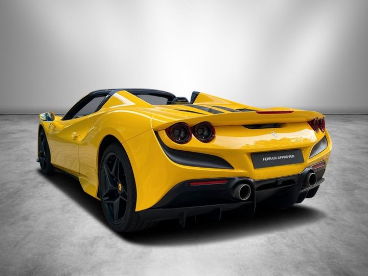 Ferrari F8 Tributo V8 3.9 721 Ch Spider Céramic * JBL * Entretien Ferrari De 7 Ans Jusqu'au 05/2027 * Garantie Ferrari Approved 24 mois Reconductible Jaune - 2