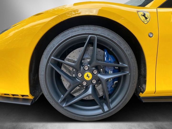 Ferrari F8 Tributo V8 3.9 721 Ch Spider Céramic * JBL * Entretien Ferrari De 7 Ans Jusqu'au 05/2027 * Garantie Ferrari Approved 24 mois Reconductible Jaune - 7