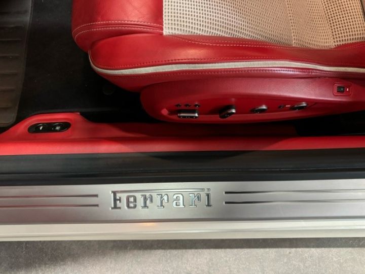 Ferrari FF Ferrari FF nacré - 15