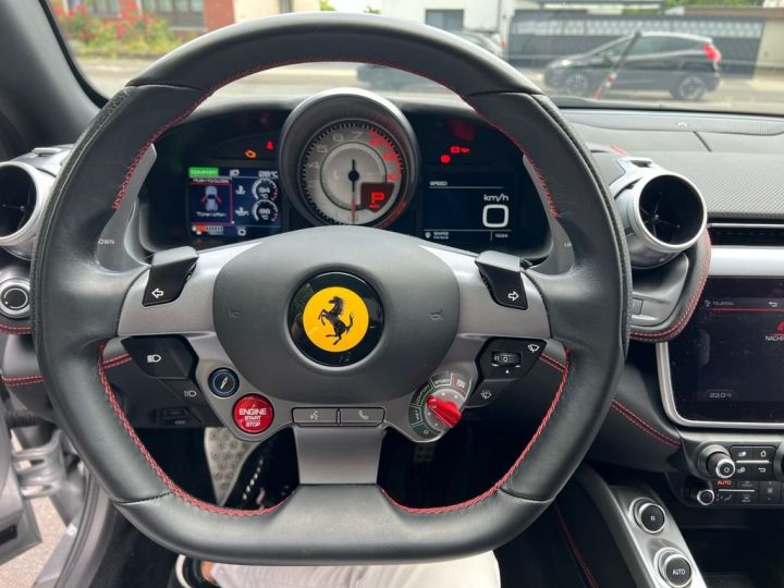 Ferrari GTC4 Lusso 3.9 V8 T / Garantie 12 mois argent métallisé - 10